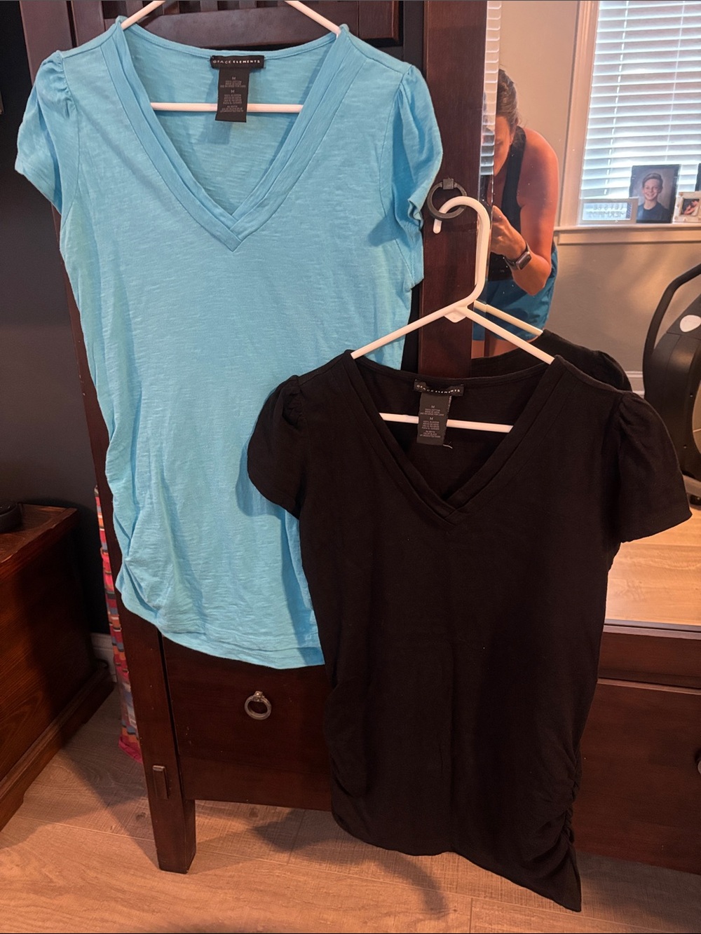 TWO Grace Elements V-Neck Short Sleeve Tees with Side Gathers (M)